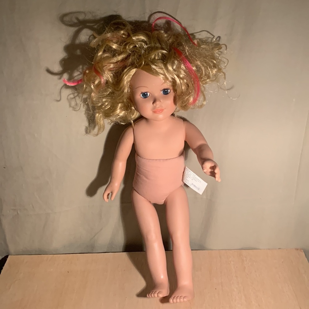 2013 blonde doll blue eyes - Picture 1 of 17